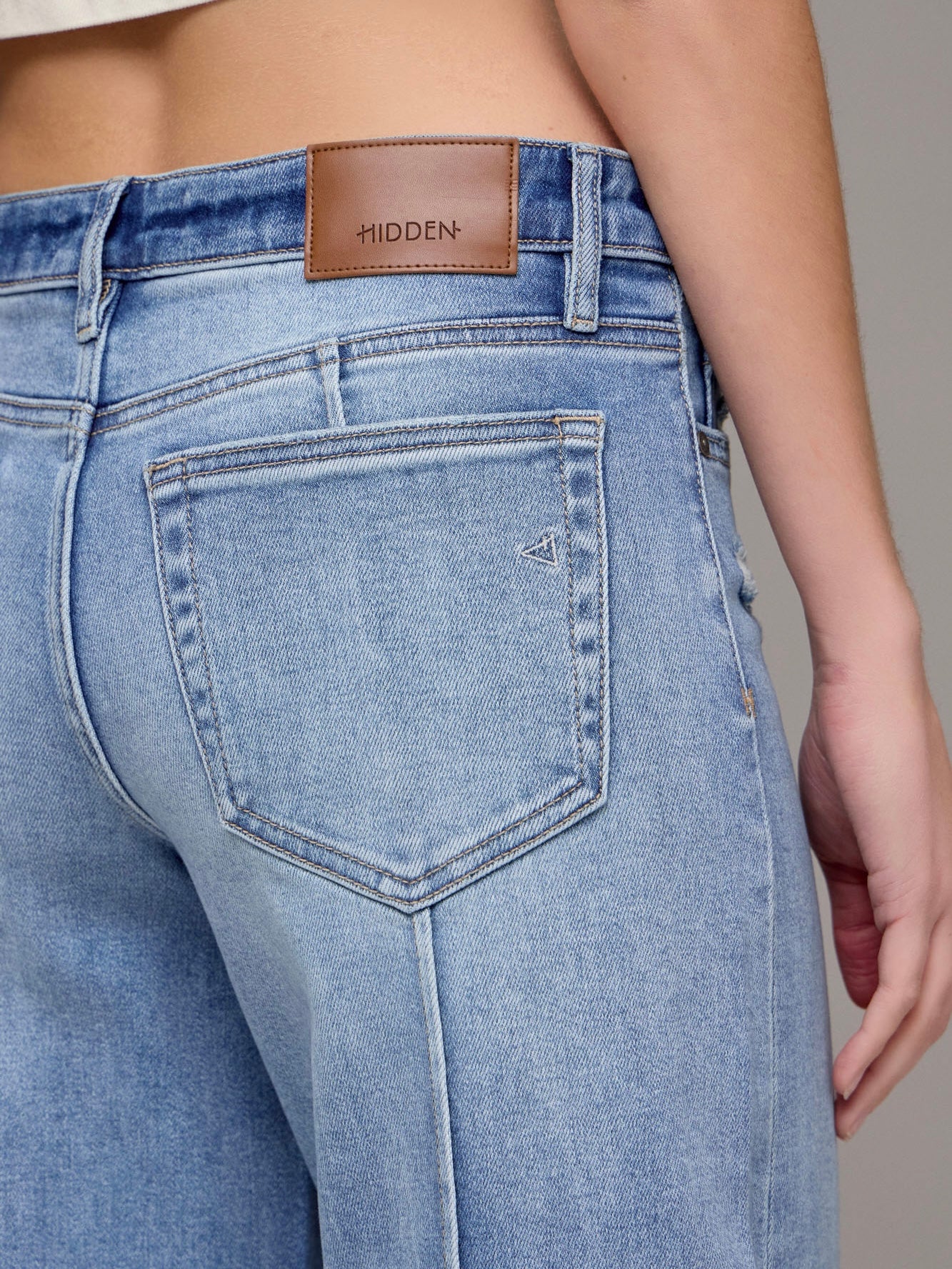 Nori Mid Rise Wide Leg Cuff Jean - Image 4